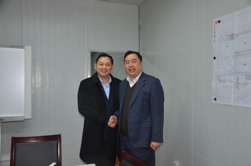 1496476433252491.jpg 2-趙振元同志與項(xiàng)目指揮長孫學(xué)軍同志親切合影.jpg