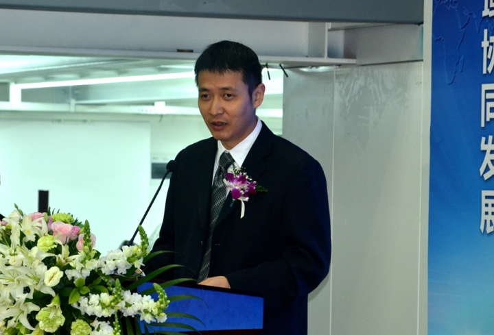 1496509533122652.jpg 6-成華區區委副書記趙鋼代表成華區區委書記劉光強致辭.jpg